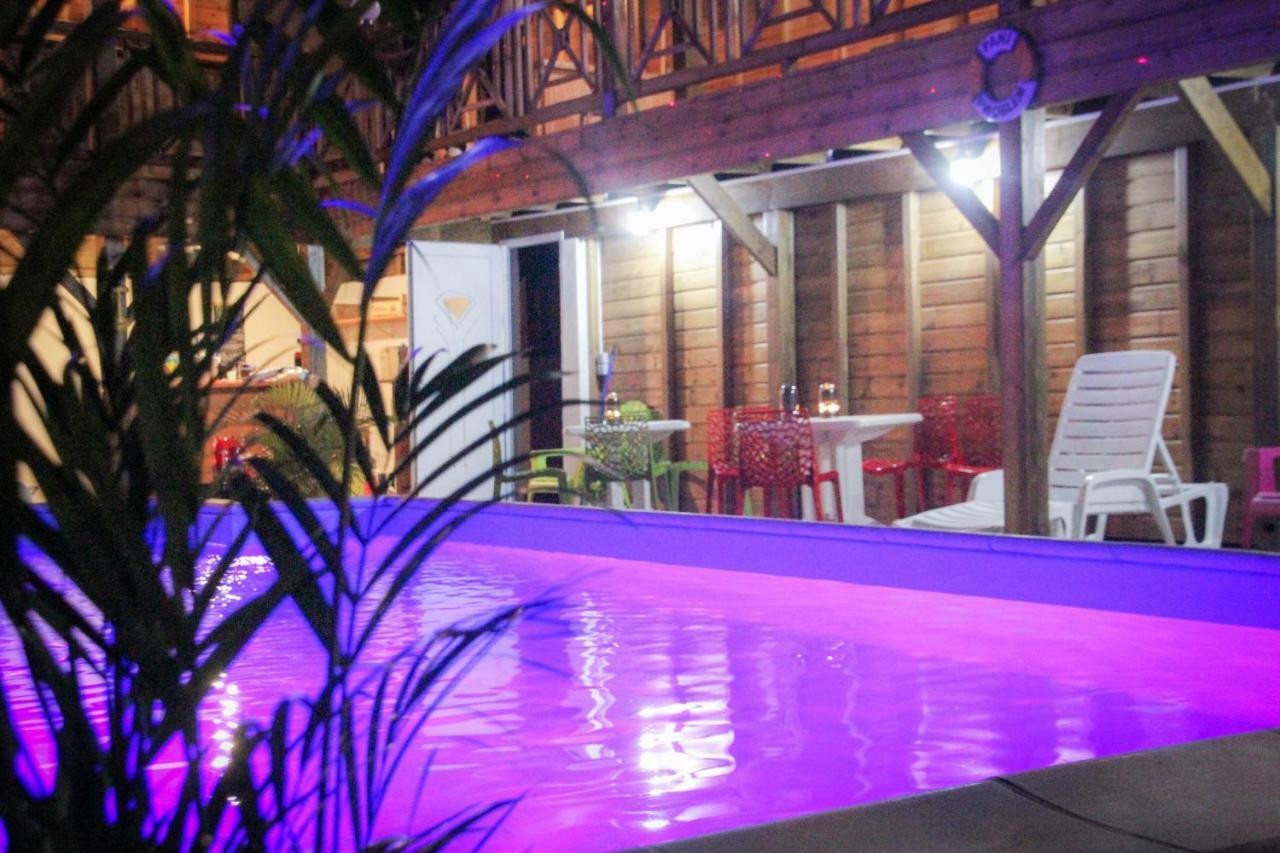 Residence Fruit De La Passion Rose Sainte-Anne Exterior foto